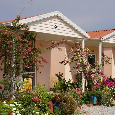 Oda ve Kahvaltı Yelken Bungalov *