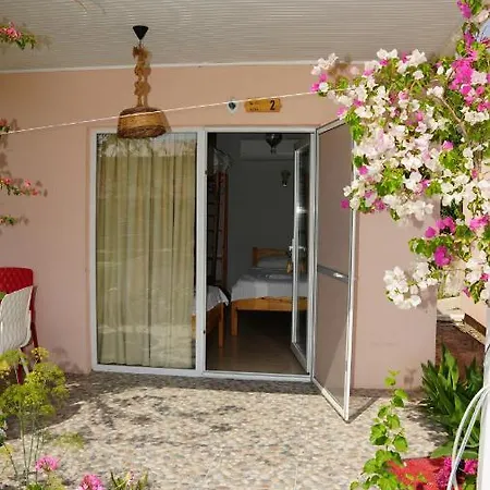 Oda ve Kahvaltı Yelken Bungalov Milas